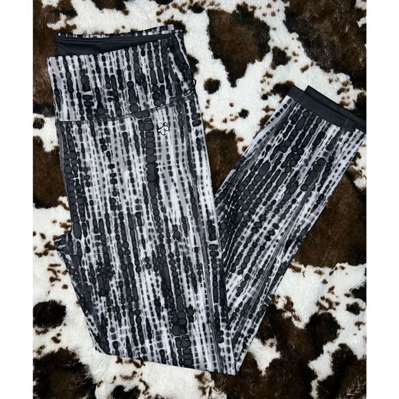 Peach Reversible Legging 2.0 -Black Shibori Print - Picture 2 of 4
